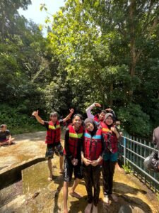 Family Gathering SMK YPIA Cimanggu 2025 Body Rafting Citumang 1
