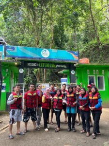 Family Gathering SMK YPIA Cimanggu 2025 Body Rafting Citumang 6