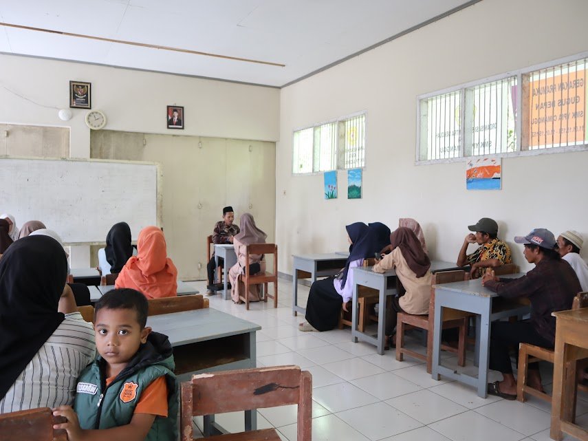 Penyerahan Raport Semester Gasal 2025-2026 SMK YPIA Cimanggu X DKV