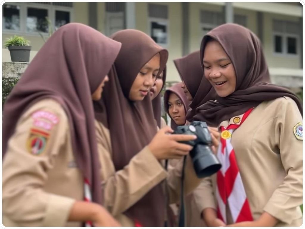 antusiasmw siswa mengikuti workshop fotografi