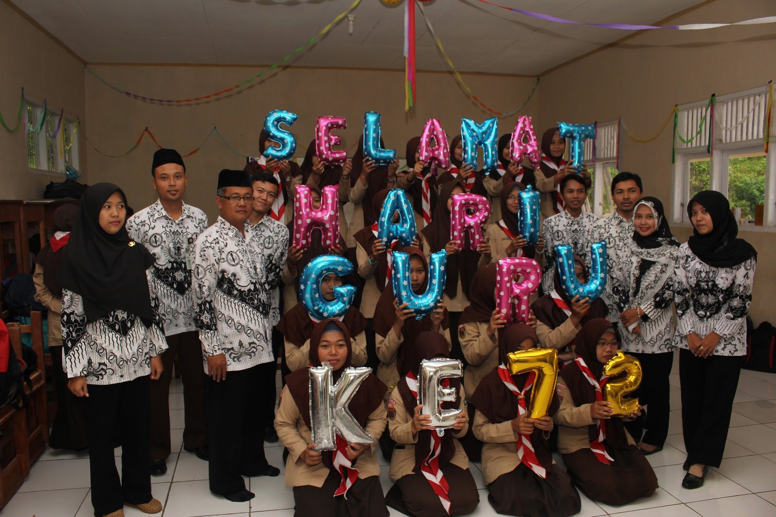 hari guru ke 72 2017